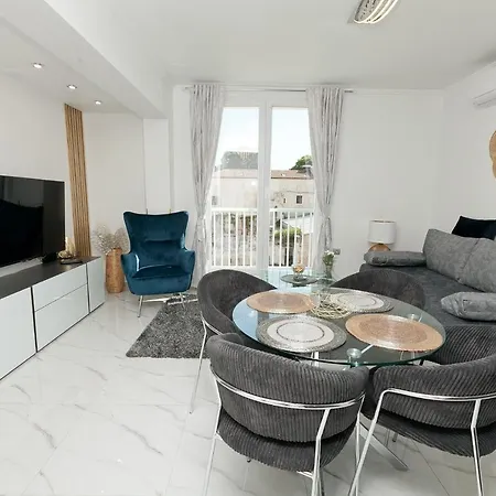 Katja Malo Misto Apartment *